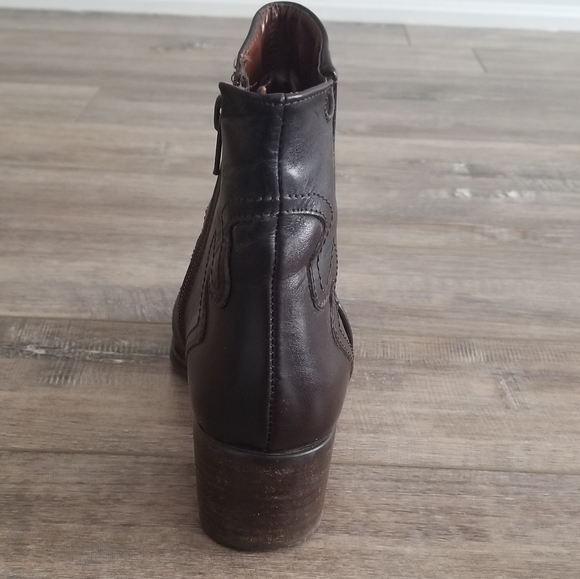 Buffalo Leather Boots - Picture 3 of 5